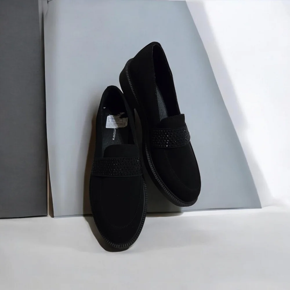 Womens Black Slip-On Loafers with Embellished Band By CLaundry Size 8 NWOB